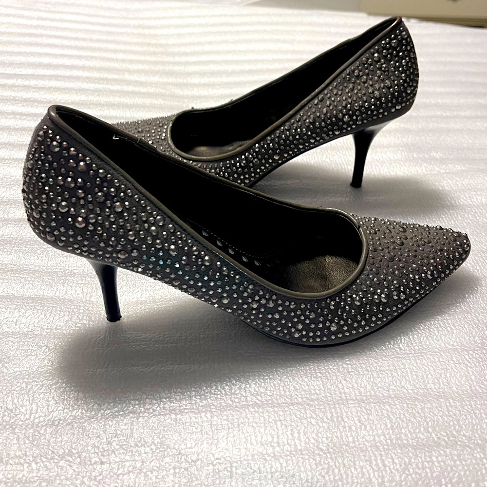 Women’s Libby Edelman Gray & Silver Rhinestone Heels Size 6 👠